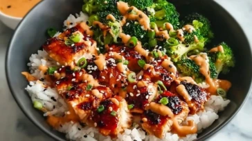 Delicious Sticky Chicken Rice Bowls